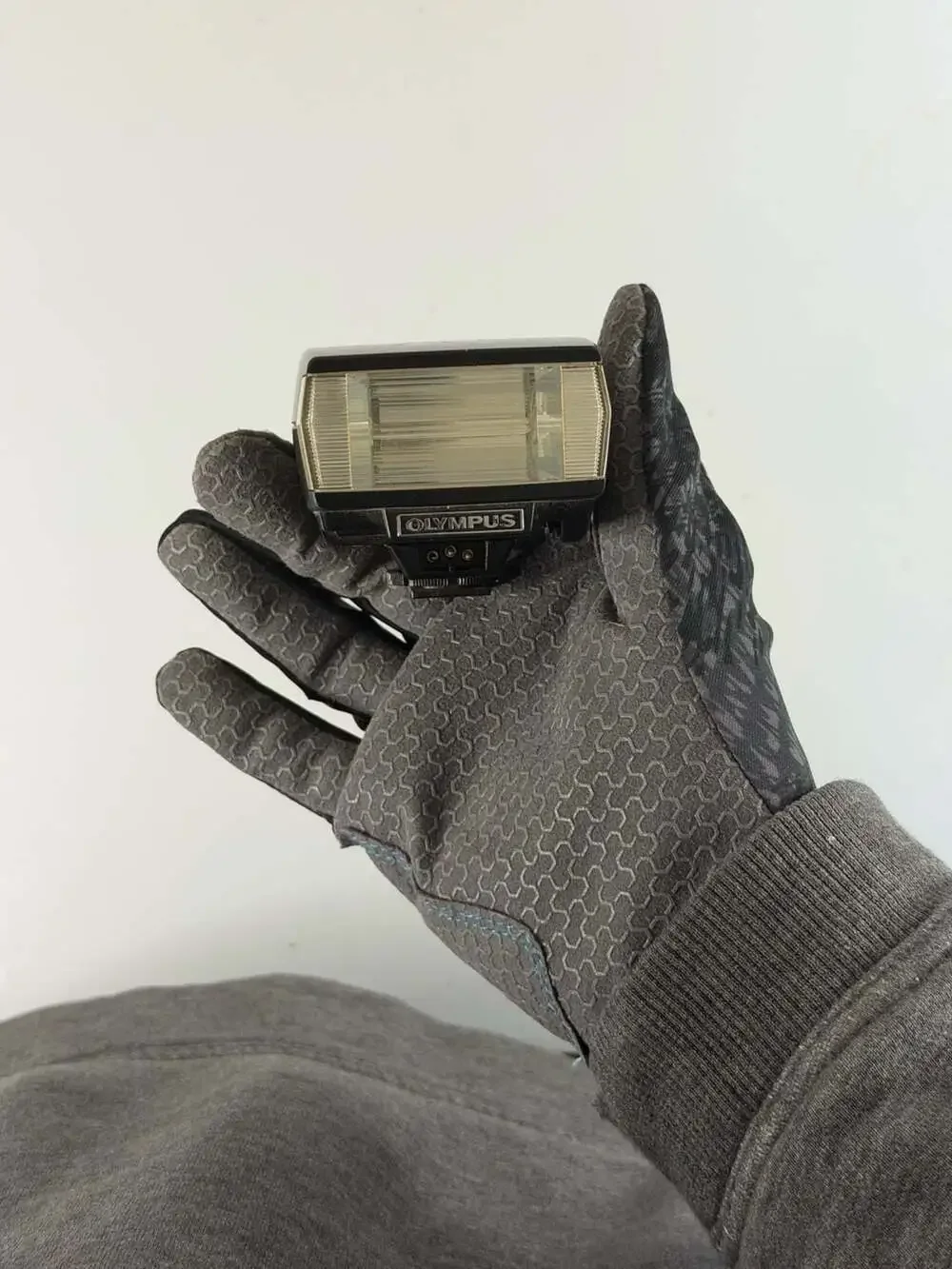 Olympus T20 Electronic Flash for OM System Cameras (Missing Battery Door)